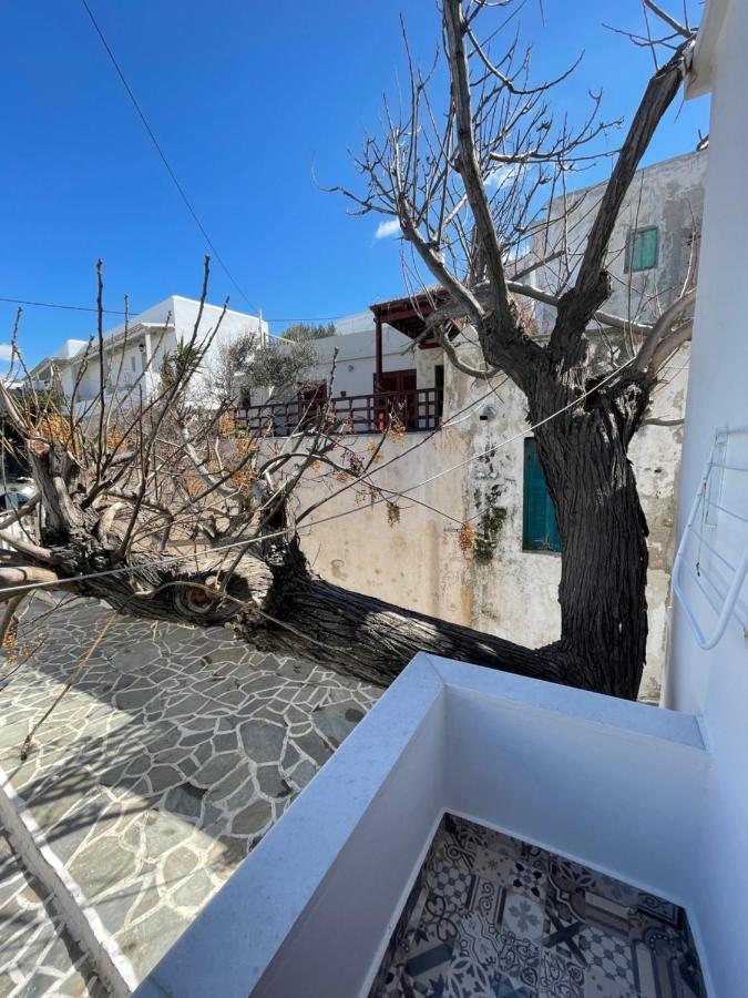 Burgos Barrio Hotel Naxos City Exterior photo