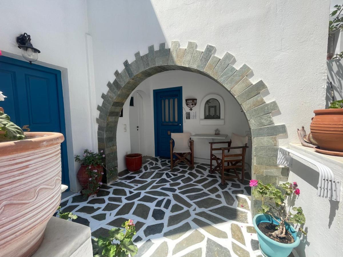 Burgos Barrio Hotel Naxos City Exterior photo